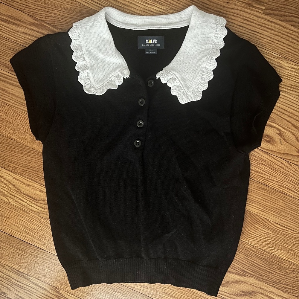 Maeve Black Short-Sleeve Knit Top with White Scalloped Collar- m but fits like s